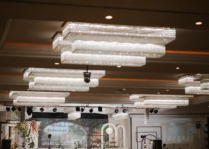 Hotel Avana & Convention Centre 5*