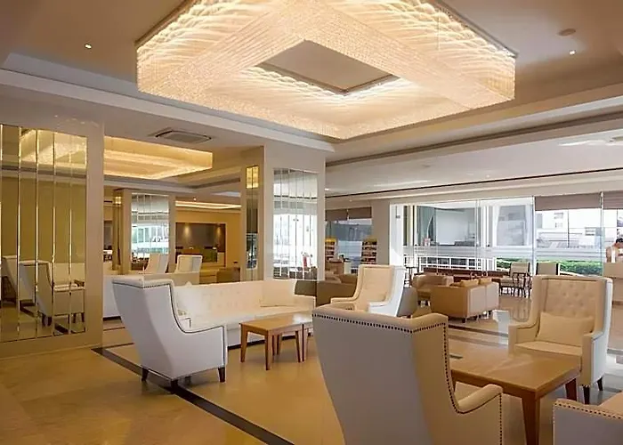 Hotel Avana & Convention Centre