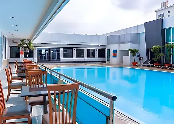 Avana & Convention Centre Hotel