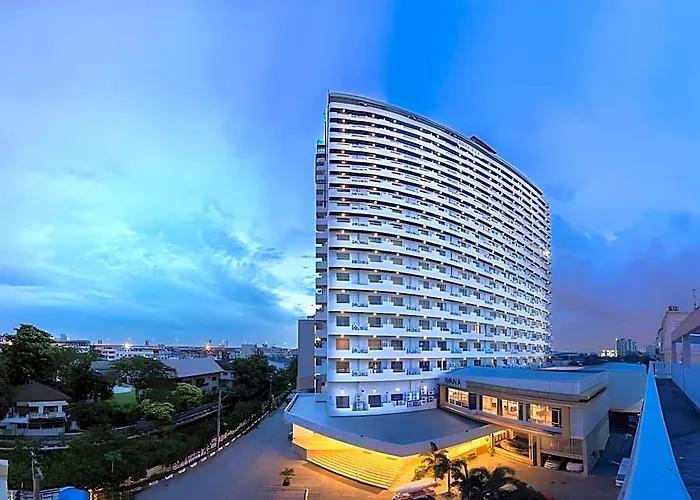Avana & Convention Centre Hotel 5*