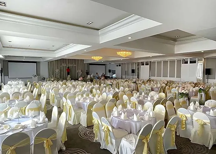Avana & Convention Centre Hotel 5*
