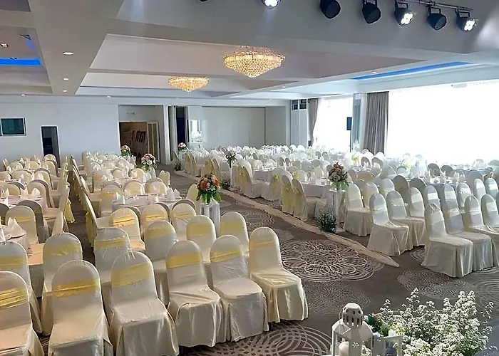 Hotel Avana & Convention Centre