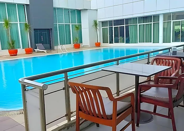 Avana & Convention Centre מלון