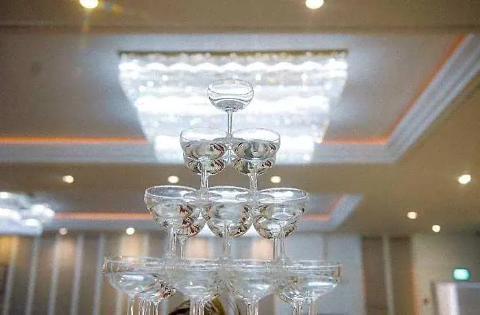 Avana & Convention Centre מלון